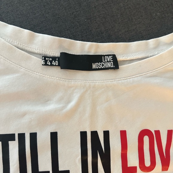 Love moschino ❤️ t-shirt exellent condition - Picture 2 of 4